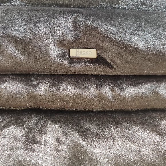 Herno Down/ Feather Fill, Ladies  Shimmering Tan/Silver Puffer Jacket/ Size 40. - Picture 5 of 17